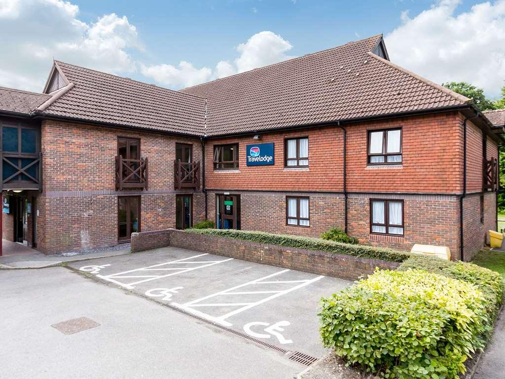 Travelodge Frimley Exterior foto