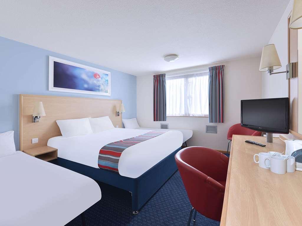 Travelodge Frimley Ausstattung foto